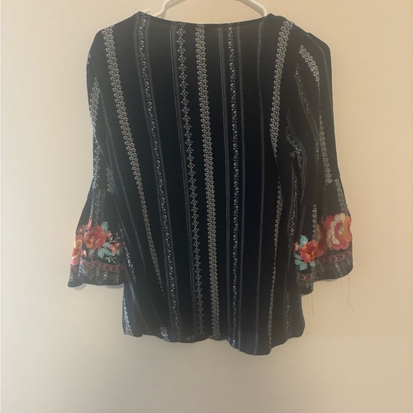 Savanna Jane Multicolor Embroidered Blouse - Picture 3 of 3